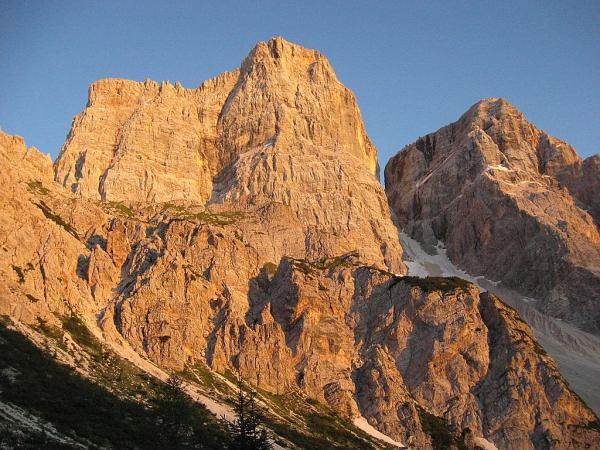 Dolomites - Pelmo - De la cabane Della Grava au col Forata, tour du mont Pelmo