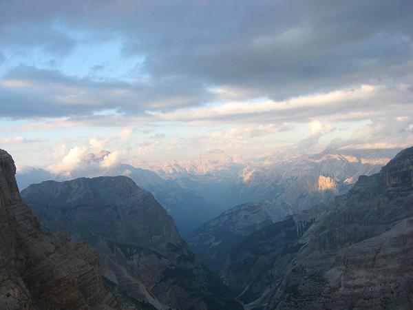 Dolomites - Tofane - De l\'abri Della Chiesa à l\'abri Della Pace par l\'alta via Fanis
