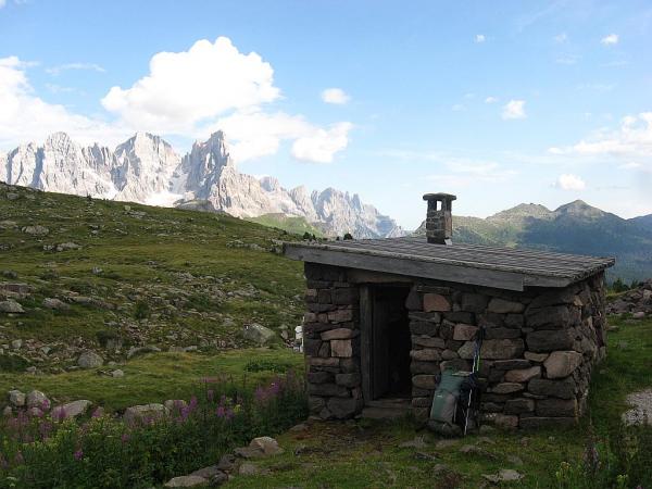 Dolomites - Cima Bocche - De l\'abri de pique-nique Iuribrutto à l\'abri Tellici