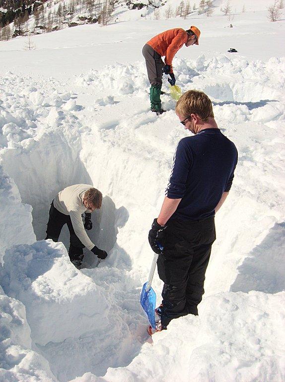 Sortie igloo et ski de rando avec le COC dans le Mercantour les 13 et 14 mars 2010