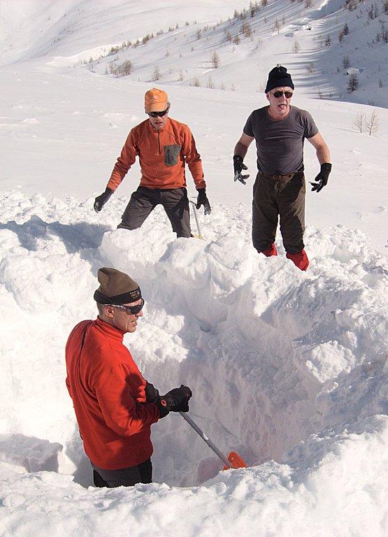 Sortie igloo et ski de rando avec le COC dans le Mercantour les 13 et 14 mars 2010