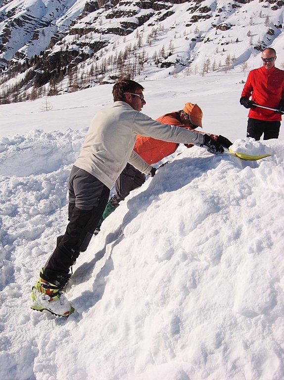 Sortie igloo et ski de rando avec le COC dans le Mercantour les 13 et 14 mars 2010
