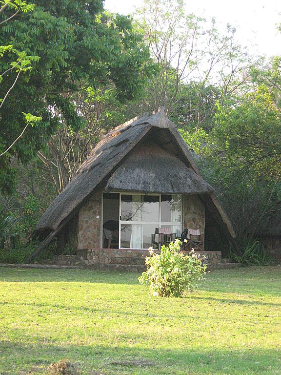 Zimbabwe - Parc animalier de Mwanga Lodge