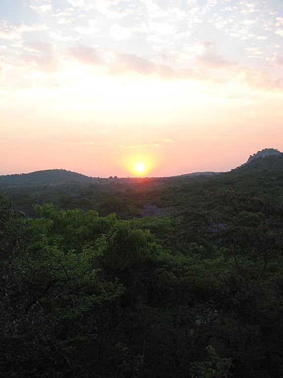 Zimbabwe - Lac Mutirikwi, environs et Lodge at the Ancient City